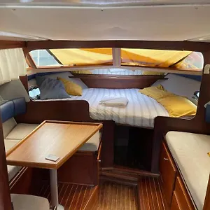 Barco Acogedor - Cosy Boat - Hotel en barco Barcelona